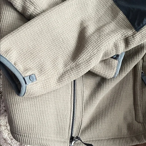 The North Face Men's Taupe and Black Performance Jacket - Picture 8 of 8